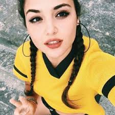 Pin By Asif Abbasibro On Dekor Girl Photography Poses Hande Ercel Girl Photo Poses