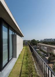Rippling Red Brick Facade Shades House In Surat By Design Work Group Shade House Brick Facade Shade Structure