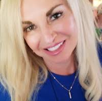 Heather Pollock's Instagram, Twitter & Facebook