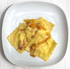 Lernt, die farben auf deutsch zu bezeichnen. Ravioli Mit Paprika Ricotta Fullung An Zitronenbutter Kochen Ravioli Lebensmittel Essen