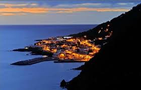 São jorge is een eiland voor mensen die van rust en van natuur houden. Velas Marina Sao Jorge Island Picture Of Sailazores Yacht Charter Faial Island Tripadvisor