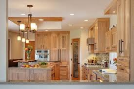 Natural Hickory Kitchen Cabinets Light Color Shade Kitchen Design Ideas Pendant Lights In 2020 Hickory Kitchen Cabinets Hickory Kitchen Hickory Cabinets