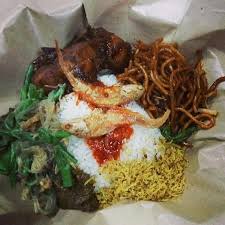 Nasi ambeng adalah nasi yang dihidang ketika majlis yasin ataupun tahlil. Legendary Bottled Drinks Picture Of Chamek Kopitiam Taman Daya Johor Bahru Tripadvisor