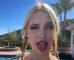 Sure do miss Faye's posts and her eye for beauty. ❤️🥰