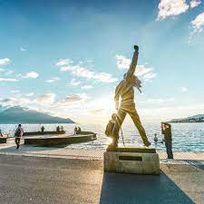 Situated on the promenade & overlooking lake geneva & the french alps, the statue looks beautiful & is a fitting tribute for the legend that was freddie mercury. Statue Freddie Mercury
