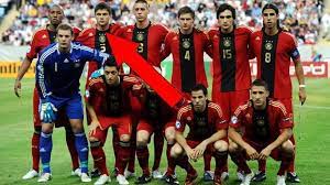 Dahmen steht weit vor seinem kasten, sodass vieira update vom 6. Deutschland Gewinnt U21 Em 2009 Die Aufstellung Im Finale