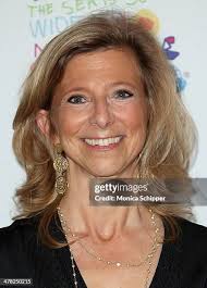 Richard D. Parsons and Vicki Fuller; Chief Investment Officer of NYS...  News Photo