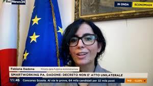Le foto presenti su dagospia.com sono state in larga parte prese da internet,e quindi valutate di pubblico dominio. Ministra Monregalese Dadone P A A Rainews Sul Decreto Serve Almeno Il 50 Di Smart Working Youtube