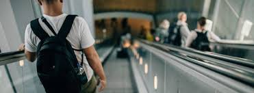 Wer pauschal seinen urlaub über einen reiseveranstalter bucht, bekommt neben flug und hotel oft noch das rail and fly bahnticket geschenkt und vor ort steht meist ein ansprechparner des. Flugpreis Wie Weit Im Voraus Sollten Sie Ihren Flug Buchen