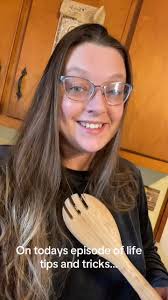 Why Does Wood Food Holder Make Food Spoil