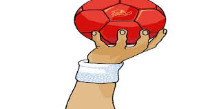 تشكيل عجينة المعمول على شكل كرات، ثمّ عمل حفرة داخل كل كرة مع الضغط على الأطراف لتصبح ملمسها رقيق جداً. Ø§Ù„Ø³Ø¨Øª Ø§Ù„Ù‚Ø§Ø¯Ù… Ø¨Ø·ÙˆÙ„Ø© Ø­Ù…Ø§Ø© Ù„ÙƒØ±Ø© Ø§Ù„ÙŠØ¯ Ù„Ù„ØµØºØ§Ø± S A N A