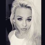 Lonna Mitchell's Instagram, Twitter & Facebook