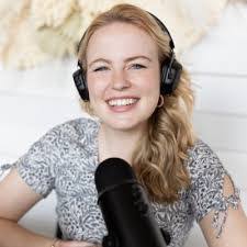 Emily Coffman's Instagram, Twitter & Facebook