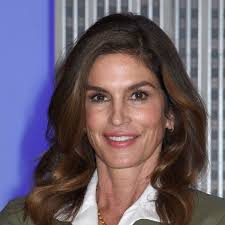 Cindy Crawford: Zum 58. Geburtstag postet sie ein Throwback-Foto