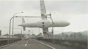 Pagesmediatv & moviestv channelarezzotvvideosaereo precipitato in etiopia, tra le vittime un medico aretino. Aereo Precipita Dopo Aver Urtato Un Ponte Video Giornale Di Sicilia
