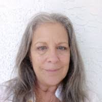 Laura Weems's Instagram, Twitter & Facebook