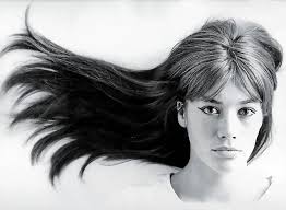 I'm always happy to arrive in the studio". An encounter with Françoise  Hardy