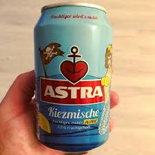 Pin Von Antonia Rett Auf Cocktail Party Mit Linjscha In 2021 Astra Bier Bier Fruchte