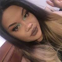 Caroline Salter's Instagram, Twitter & Facebook