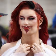 Call me a villain, I dare you 😈 But call me a snake and it's true 🐍