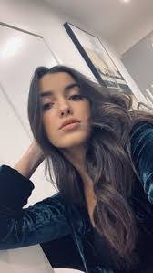 Veronica Iglesias's Instagram, Twitter & Facebook