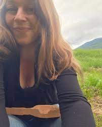 Lots of rainy/foggy days lately! Won't stop me from carving outside tho 😂.