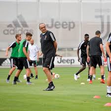 Maurizio sarri, serie a ekiplerinden juventus ile anlaşma sağladığını belirterek chelsea'den ayrılmak için izin istedi. The Ex Arsenal Forward Named In Maurizio Sarri S Juventus Squad To Face Tottenham In Pre Season Football London