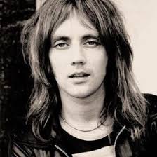 Julia Deacon (juliadeacon03)