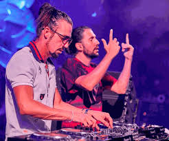Armin van buuren & hardwell vs. Tomorrowland Prasentiert Dimitri Vegas Like Mike Ushuaia Experience
