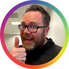 Courtney Somerville's Instagram, Twitter & Facebook