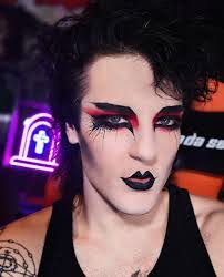 Scarlet Lewis's Instagram, Twitter & Facebook