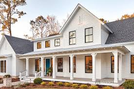 The modern farmhouse style is not solely for interiors. Top 5 White Modern Farmhouse Exteriors Home Bunch Interior Design Ideas