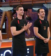 Δεν το έχω ξανανιώσει στις πέντε σεζόν του masterchef, δεν ξέρω τι έμπνευση έχεις. Masterchef 5 Apoxwrhsh Efyge O Kwnstantinos Xasiwths Poy Eixe To Xeirotero Piato Anamesa Se Treis Poly Kakes Prospa8eies