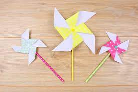 Nœud papillon classique le pliage a été réalisé avec une serviette en papier créez d'autres formes. Diy Moulin A Vent Decoratif Mesa Bella Blog