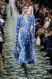 Feb 11, 2021 · fashion in the 1930s drew inspiration heavily from old hollywood glamor. 1930s Fashion Is Back On Trend For Autumn Winter British Vogue British Vogue