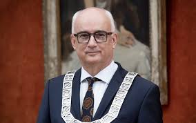 Fred Veenstra vertrekt als burgemeester van De Fryske Marren