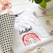 Schulkind T Shirt Mit Regenbogen Motiv Spielpferd De