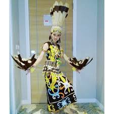Dayak Kenyah Kalimantan Timur Follow Ffaprojectborneo Terus Support Kebudayaan Asli Borneo Dan Pariwisata Budaya Wanita Cantik Wanita