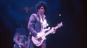 The prince estate passionately presents prince's life and work, and cultivates opportunities to we aim to immerse fans, old and new, in prince's story, explore the role of prince and his work in today's. Ausnahme Kunstler Prince Lebt In Seiner Musik Bis Heute Weiter