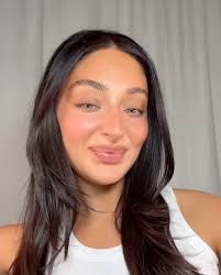 The Demi Method: How To Nail The No-Makeup Makeup Look