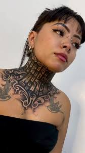 trabalho que fiz no pescoço da bibi ✨ obrigada pela confiança! #tattoo  #tattoos #lettering #dark #art #tattooartist #letters #arkham #allegoryink