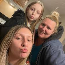 Harriet Newton's Instagram, Twitter & Facebook