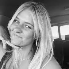 Gracie Bennett's Instagram, Twitter & Facebook