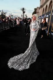 Lady Gaga A Star Is Born Premiere Looks Moda No Tapete Vermelho Modelos