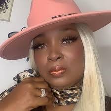 Latisha Simpson's Instagram, Twitter & Facebook