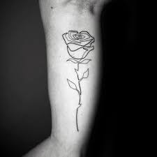 50 Kontur Tattoos Fur Manner Silhouette Design Ideen Mann Stil Tattoo Geometric Rose Tattoo Silhouette Tattoos Men Flower Tattoo