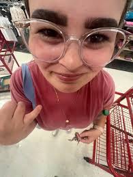 hi! i posted a while ago but i'm still looking for a roommate:) feel free  to message me if you are too! 😊❤️ Here's my original post- Hi!!!!! My name  is Madison