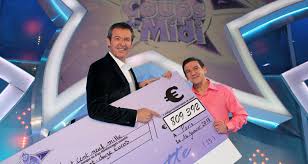 Qui paye les cadeaux de la vitrine ? Christian Quesada Grand Vainqueur Du Jeu Televise Les 12 Coups De Midi Doit Une Part De Son Succes Aux Timbres