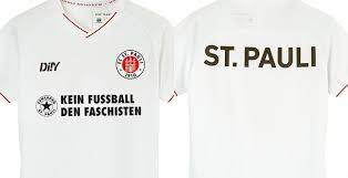 De hoofdstedelingen lieten weten dat james lawrence het paarse shirt niet langer zal dragen. In House St Pauli 21 22 Away Kit Released No Soccer For Fascists Footy Headlines