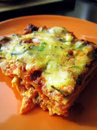 1kgcarne tocata vita, o ceapa mare, 500ml suc rosii, sare, piper, oregano, 1pachet paste pentru. Lasagna Cu Carne De VitÄ Èi Mozzarella ReÅ£ete Rapide Usoare Si Delicioase Aventurile Noastre Culinare